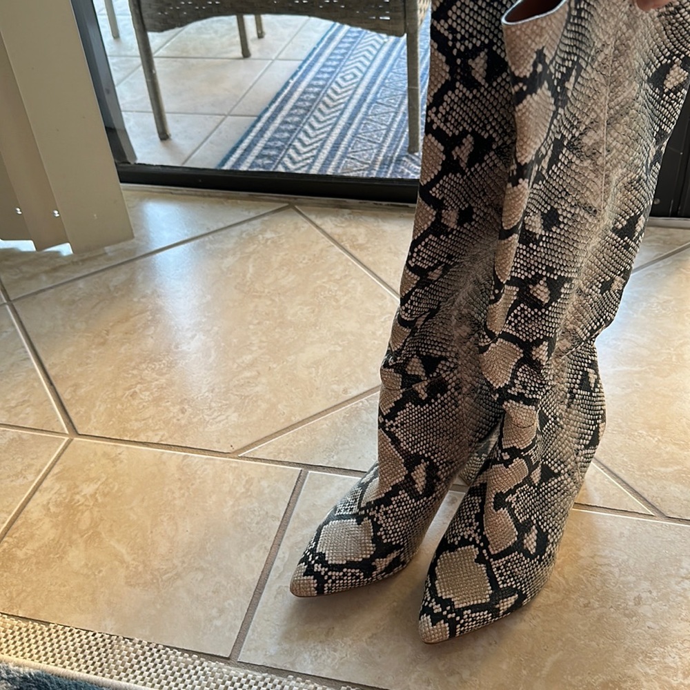 Full length boots size 9.5 snakeskin